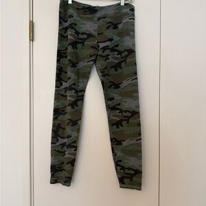 Sundry Camo Leggings